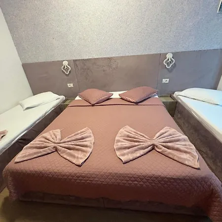 Wednesday House Гостевой дом *